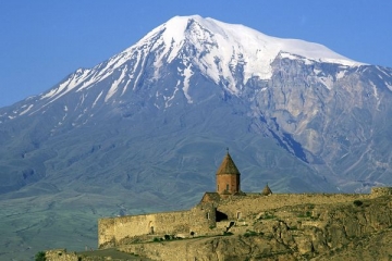 Armenia – w cieniu skalistych gór